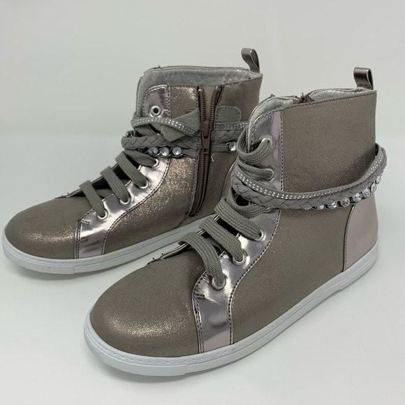 Host Pick ⭐️| Stuart Weitzman Heather High (girls 5) - Picture 2 of 8